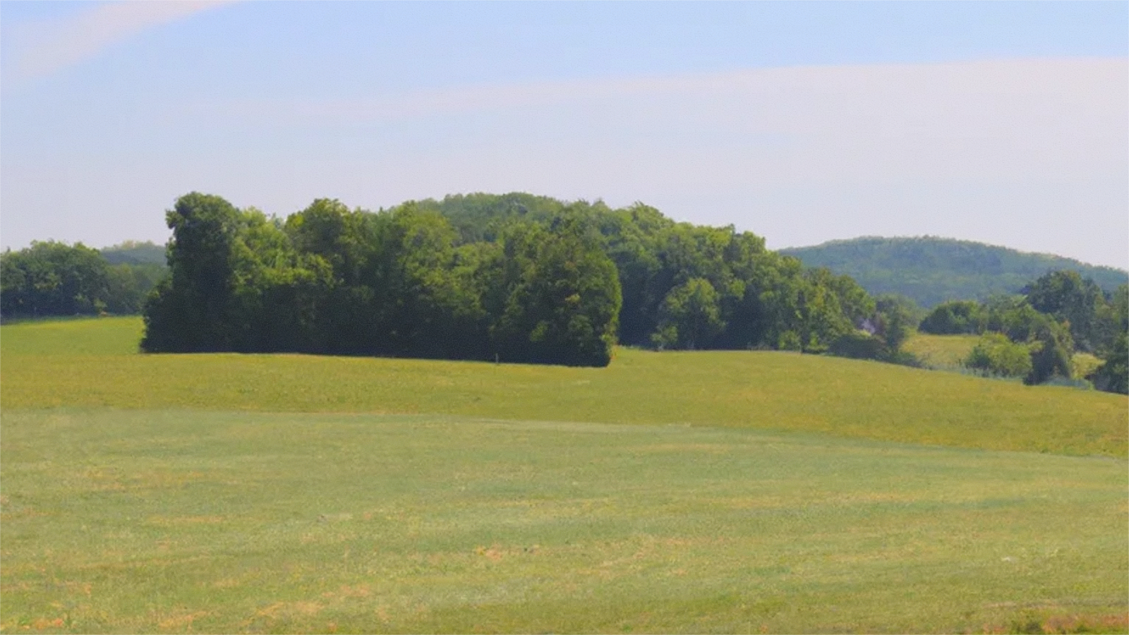Open West Virginia land access road near Jackson County